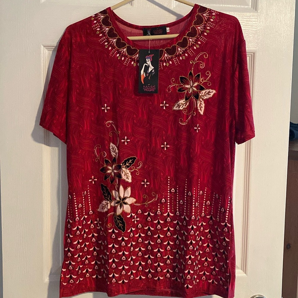 Elegant red and gold blouse size large